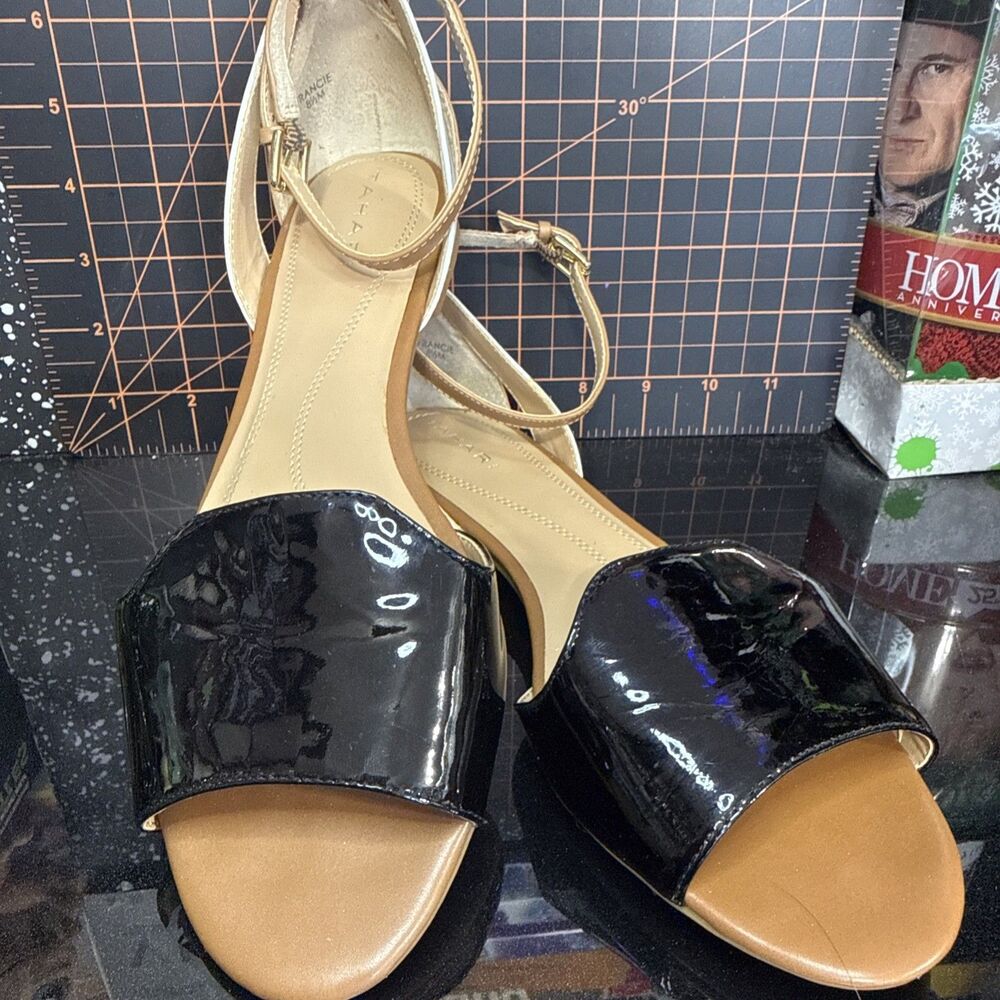 Tahari Women Shoes Sandals Black And Tan Strep  Size 8.5 Lightly Used!